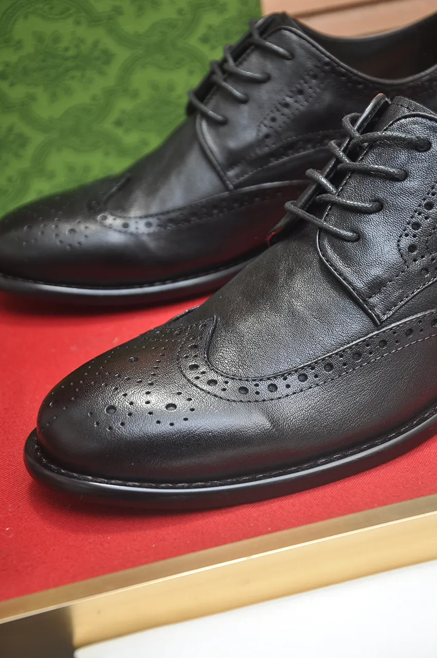 Men's shoes 💰580💶 Brand: GUCCI (Gucci) Standard code: Men's code 38/44 (45 can be customized) Grade: Same as the official website Original quality Material: Original cowhide Water-dyed cowhide lining Original rubber outsole Style category: Men's fashionable casual leather shoes Distinguished big-name luxury elements Top luxury Color: Actual picture